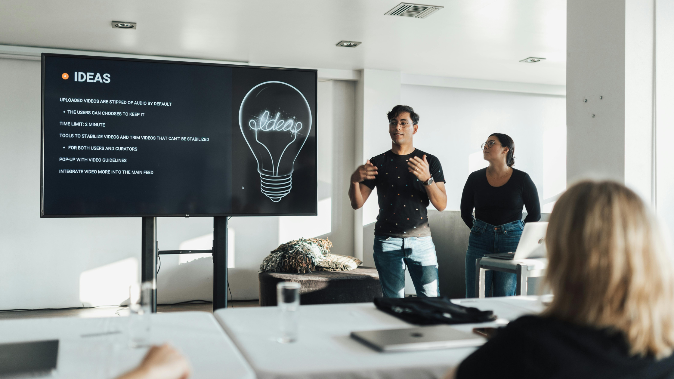 Man expressing an idea